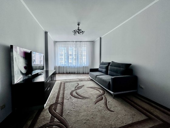 Дніпрвська набережна 26-Б Оренда, охайної, 2к квартири в будинку 2008р. Киев