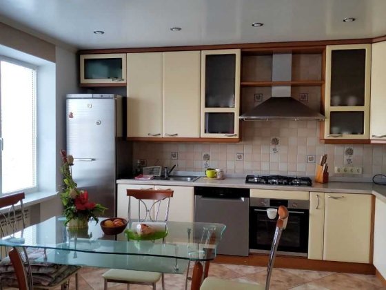 Простора 4к на просп.Георгія Гонгадзе 7, ТЦ Ретровіль Киев