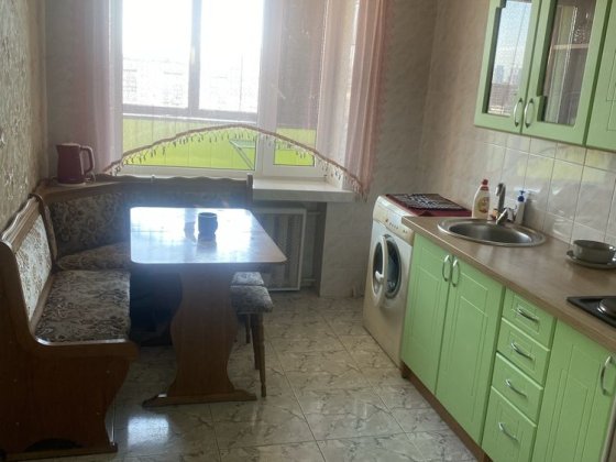 Сдам  1 к кв метро Димеевская