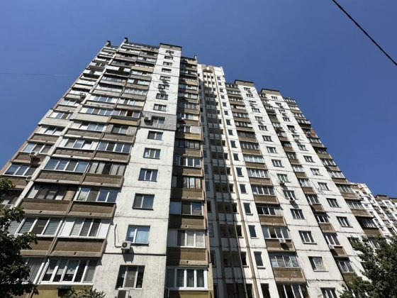 2-к  метро Позняки Драгоманова 3в