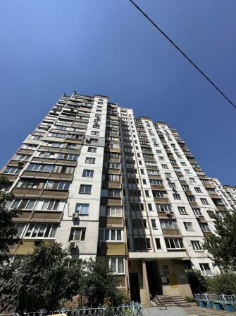 2-к  метро Позняки Драгоманова 3в - фото 1