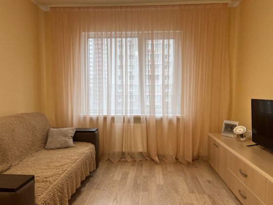 Здам  однокімнатну квартиру на Гмирі 12 б