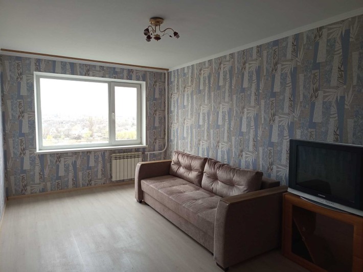 Воскресенка. Затишна 1-кімнатна квартира з видом на озеро, вул. Радужна - фото 1