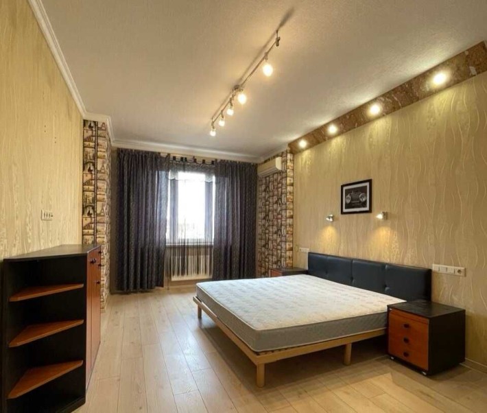 Оренда однокімнатна вул. Поправки Юрія 4/39А, метро Чернігівська - фото 1