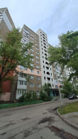 Харьковское шоссе 146, м. Харьковская Позняки, Днепровский р-он. - фото 1