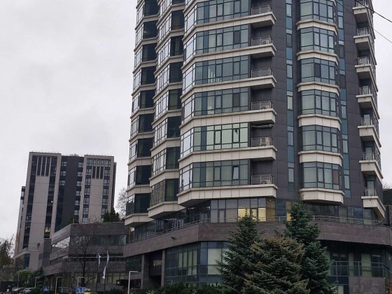 Квартира в ЖК PECHERSKY, бізнес-клас, резервне живлення, укриття.