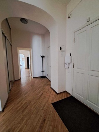 Оренда квартири під  офіс 330 м² на Шота Руставелі. - фото 1