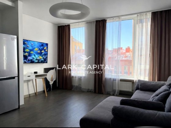 Киев        Мартовская ул., 12