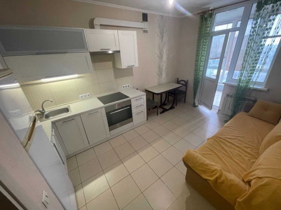 Оренда просторої світлої 1-кім. квартири на Чавдар 1, м. Осокорки 3 хв. пішки. Київ