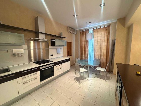 Хрещатик 27, оренда дизайнерської євро 2к квартири, є Газ! Київ