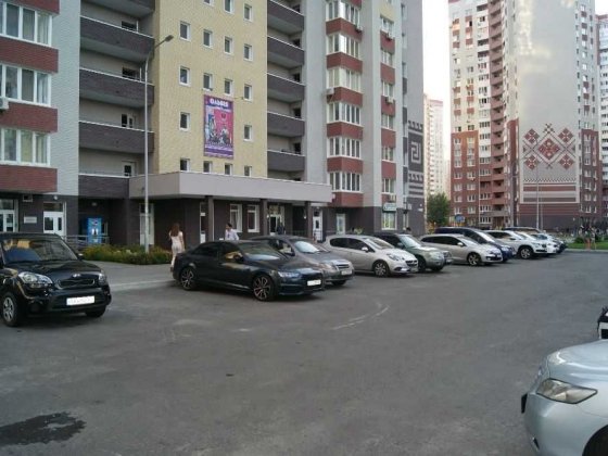 Аренда двух комнатной квартиры на Гмыри 14в без комиссионных. Киев