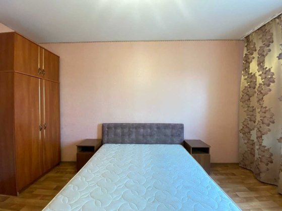 2кім.Урлівська,20 М.Позняки ,Осокорки, ТРЦ РіверМолл Генератор!