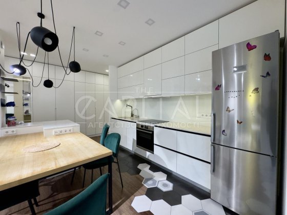 Комфорт даун Регенераторна, Соцмісто, Київ