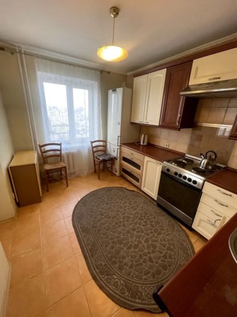 Оренда Братства тарасівців ( Декабристів )  охайна 3 к.кв. 94 кв.м - фото 1