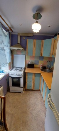 Сдам 3 комнаты квартиру  буль.  Жуля  Верна 13 Борщаговка 64  кв.м - фото 1