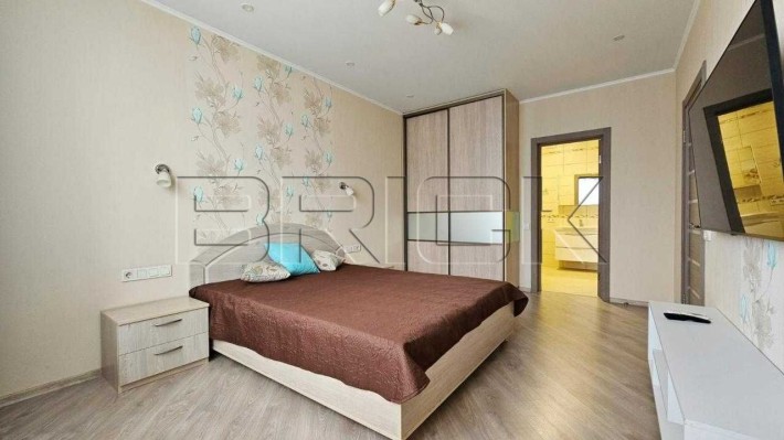 Видовая спальня + кухня-студия 78 м2, Чавдар, 13, м. Осокорки 7 мин. - фото 1