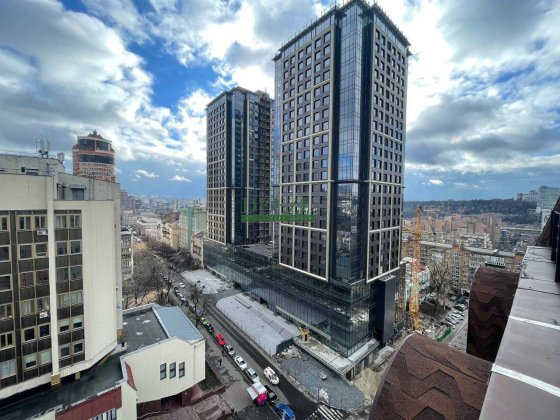 Аренда пентхауса 168 м2 с террасой в самом центре Киева