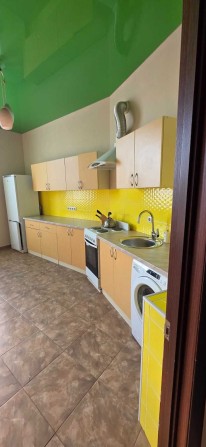 Оренда просторої 1-но кімнатної квартири в НОВОБУДОВІ НА СВІТЛИЦЬКОГО 35 - фото 1