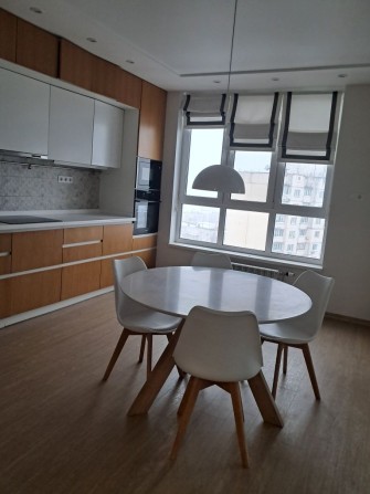 Нерухомість комфортабельна 3 к квартира МЕТРО Вирлиця  Вірменська 6 - фото 1