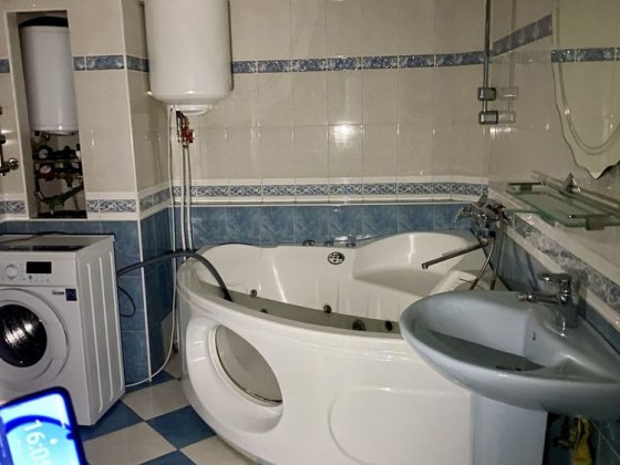 З 13.04 оренда  4-ех кімнатноі м. Житомирська,5 хв. Киев