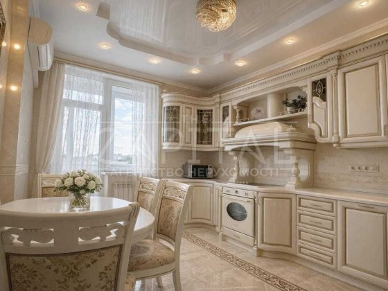 Простора квартира з 2 спальнями, кабінетом і преміальним оздобленням Киев