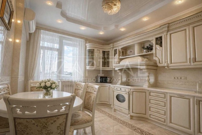 Простора квартира з 2 спальнями, кабінетом і преміальним оздобленням - фото 1