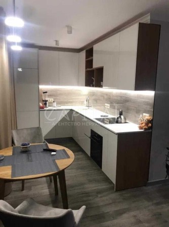 3к квартира біля метро Нивки | 1 хв пішки | Авторський ремонт, вул. Олександріська, Берестейський пр - фото 1