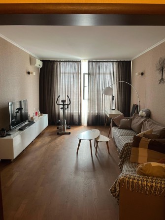 Затишна 2-кімнатна квартира - просп. Лобановського, 4г - від власника - фото 1