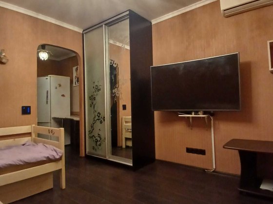 Оренда 1 к, квартира гостинка. 2 поверх, район метро Дорогожичі 10 хв. Київ