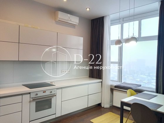 1-кв. вул. Парково-Сирецька 4- В, м. Дорогожичі-10 хв. Київ