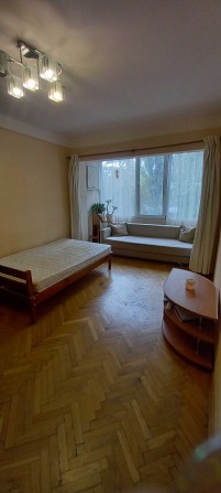 Сдаю 1к-ую кв-ру  на ул. Р. Ратушного, ст.м. Вокз-ая - фото 1