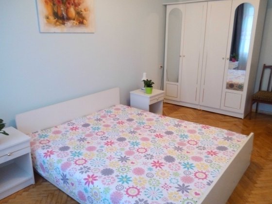 Власник здає двокімнатну квартиру на Нивках Киев