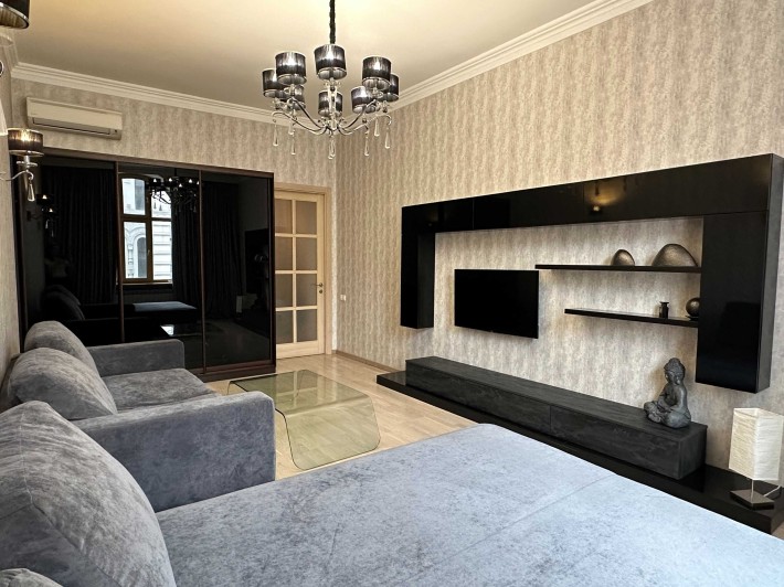 Довгострокова оренда сучасної квартири на Андріївському Узвозі, Контрактова Площа, Поділ. Від власни - фото 1