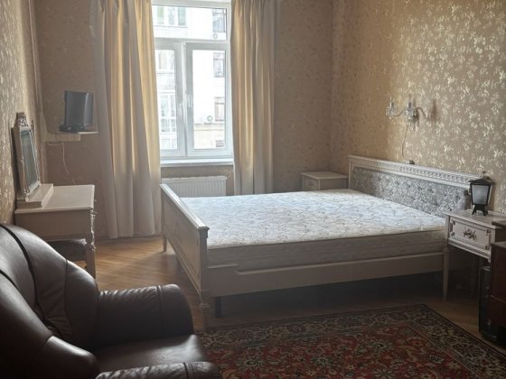 Квартира  2 к + кухня Поділ Шекавицька 30/39 біля м Контрактова Площа