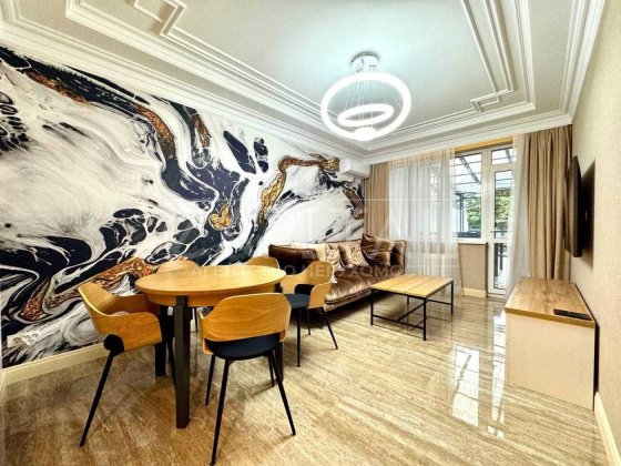 Оренда елегантної 4-кімнатної квартири з великою терасою в ЖК Victory V Киев