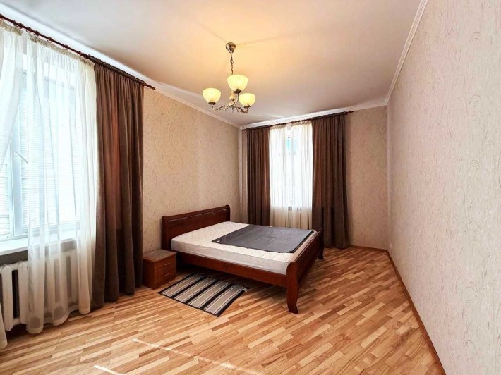 м Лук'янівська 2хв пішки,ГАЗ, роздільна 2к, низький поверх, мал. песики розглядаються - фото 1