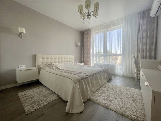 Оренда затишної євро 2к, ЖК ОК'Land, пл. Севастопольська Киев