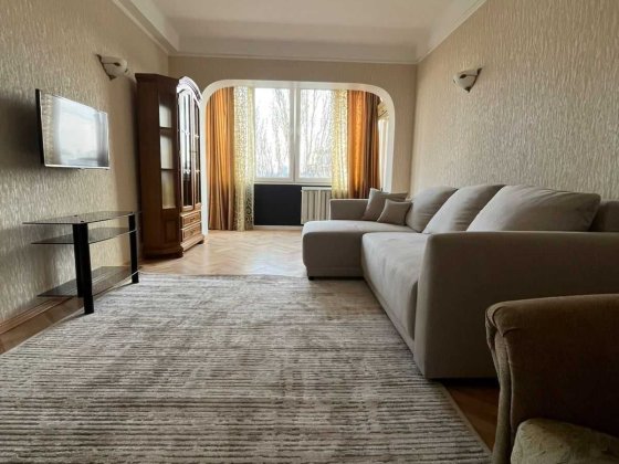 3-кімн на Берестейському проспекті, 17 (м. Політехнічний інститут)