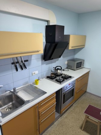 Оренда 2 к.51м2 є газ. Після косметичного ремонту. Метро Шулявська, Індустріальний, НАУ - фото 1