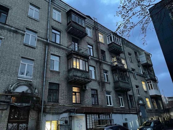 Здається СРОЧНО двокімнатна квартира / метро Вокзальна / Липківського 8 Киев