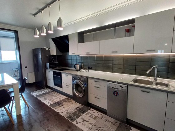 Оренда просторої 3к, ЖК Олександрівський, пр. Лобановського 4В, генератор Киев