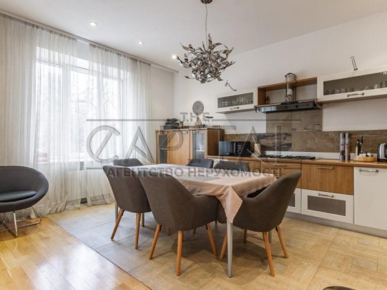 Аренда квартиры в Центре метро Университет Назаровская Бот Сад Киев