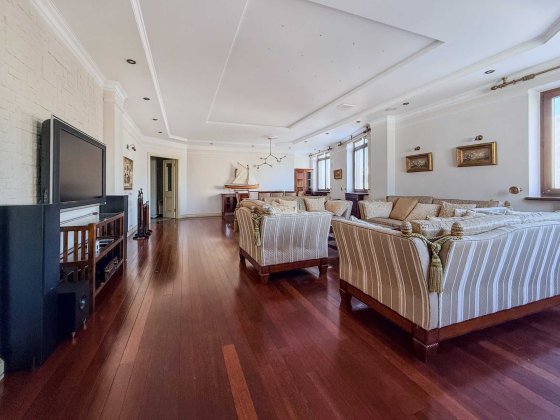 Тургеневская ул. 28а-30а, аренда 4-комн. Без комиссии! Киев