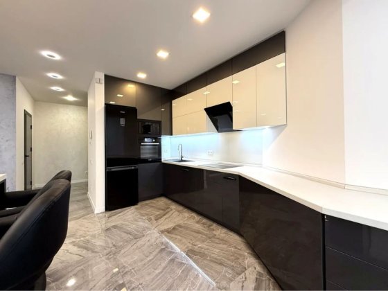 Простора та затишна квартира в жк Сирецький Бояр!