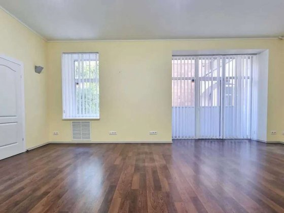 Продаж 2-к квартири вул. Велика Васильківська 92 Киев