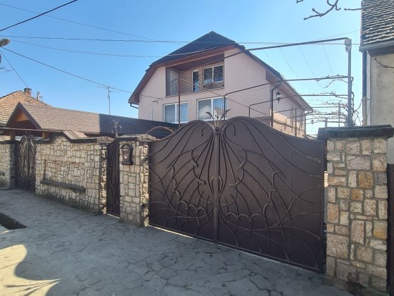 Продається чудовий сімейний будинок в м.Берегове Берегово