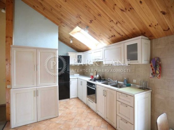 Будинок, незалежна половина,свій вхід, центр Боярки, Фастівський район Боярка