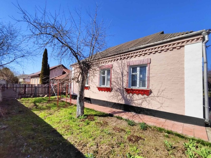 Продається цегляний житловий будинок в районі парку Берізки. 75000$ - фото 1