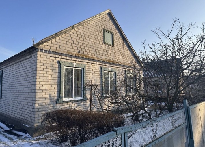 Продам Большой дом с А/О. 10 км от города - фото 1