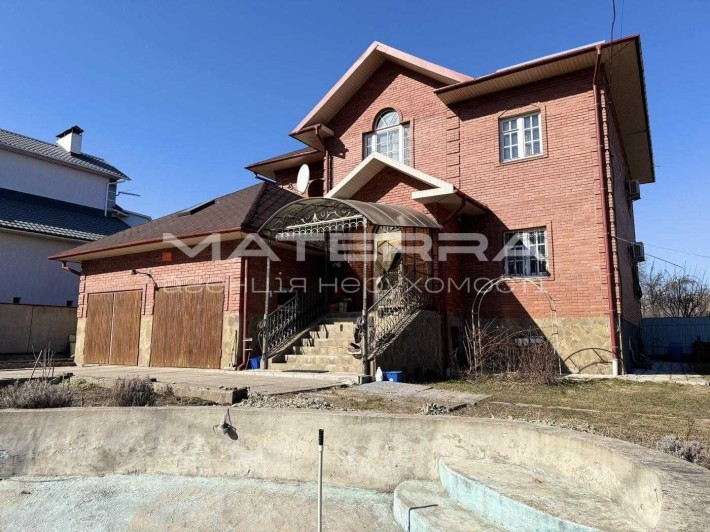 Боярки Продаж 410 м2 у центрі 12 соток басейн генератор сховище - фото 1